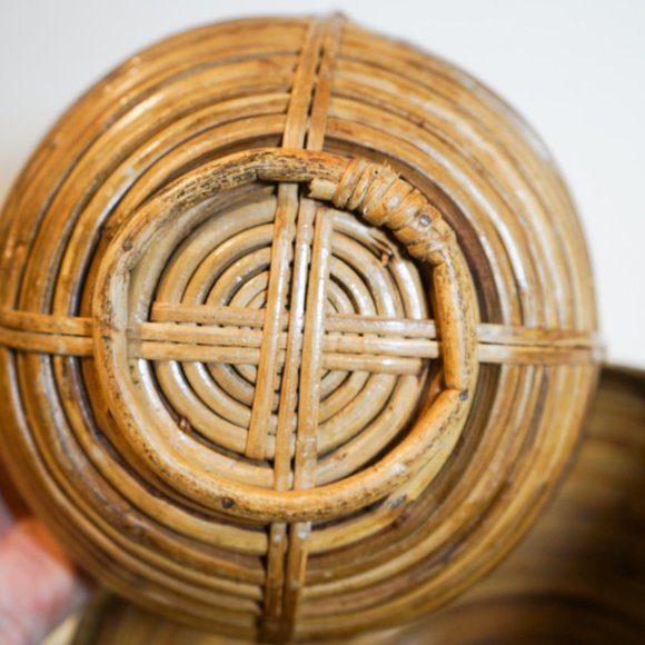 Pair of Rattan and Brass Italian Basket Bowls - in style of Gabriella Crespi - Picture 9 of 13